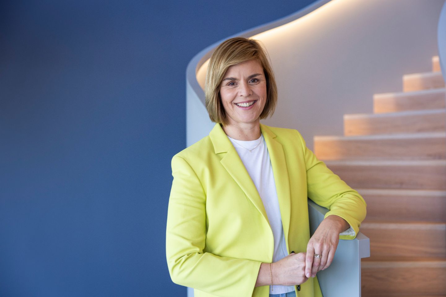 Portræt af Dr. Eva Griewel, CFO for EOS Group