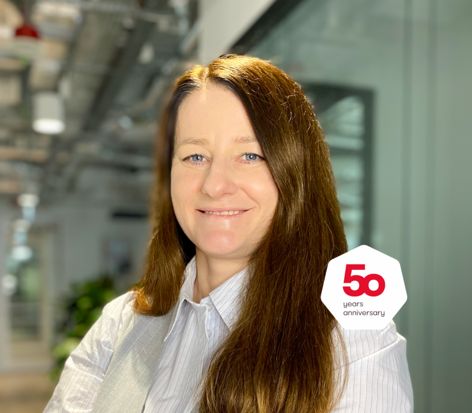 Portræt af Agnieszka Chromińska, direktør for Afdelingen for usikrede tilgodehavender, EOS Poland, i et kontor