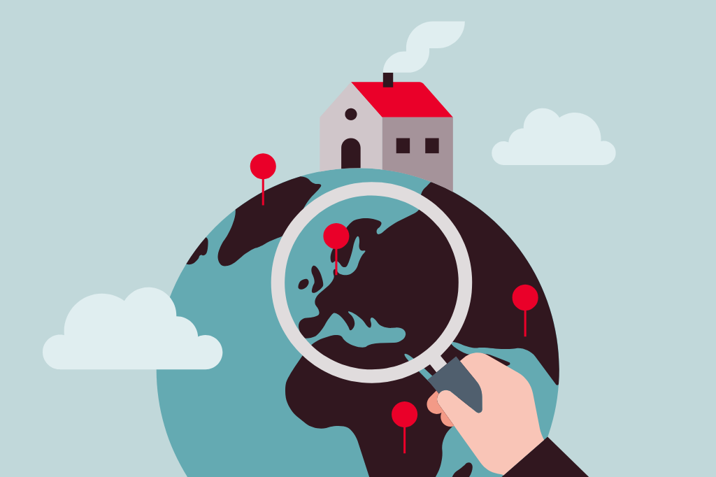 Illustration af en globus, hvorpå der sidder stifter. En af dem ses gennem et forstørrelsesglas og ler placeret nogenlunde der, hvor Danmark ligger.