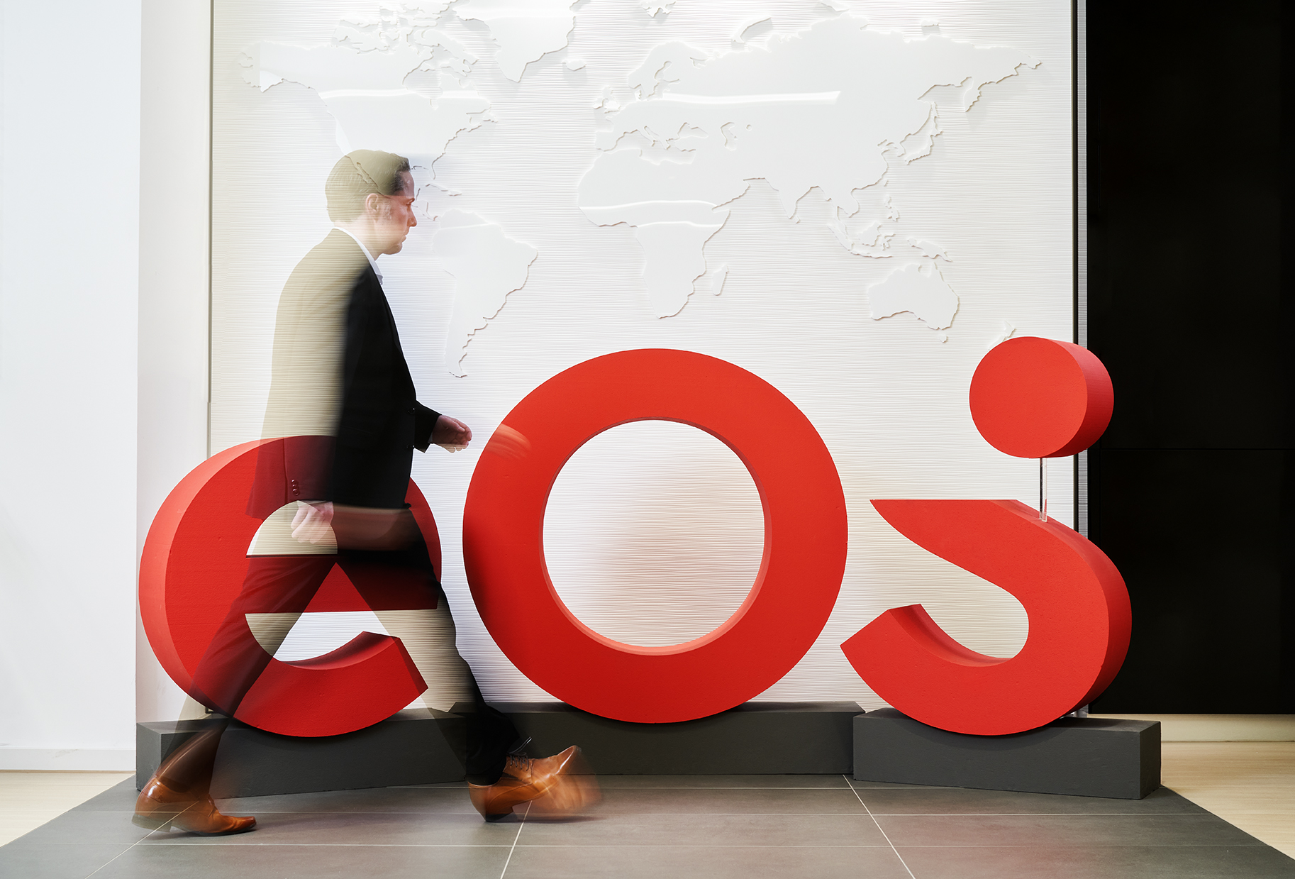 Sådan er det nye brand EOS: Det nye logo pryder lobbyen i EOS' hovedkvarter.
