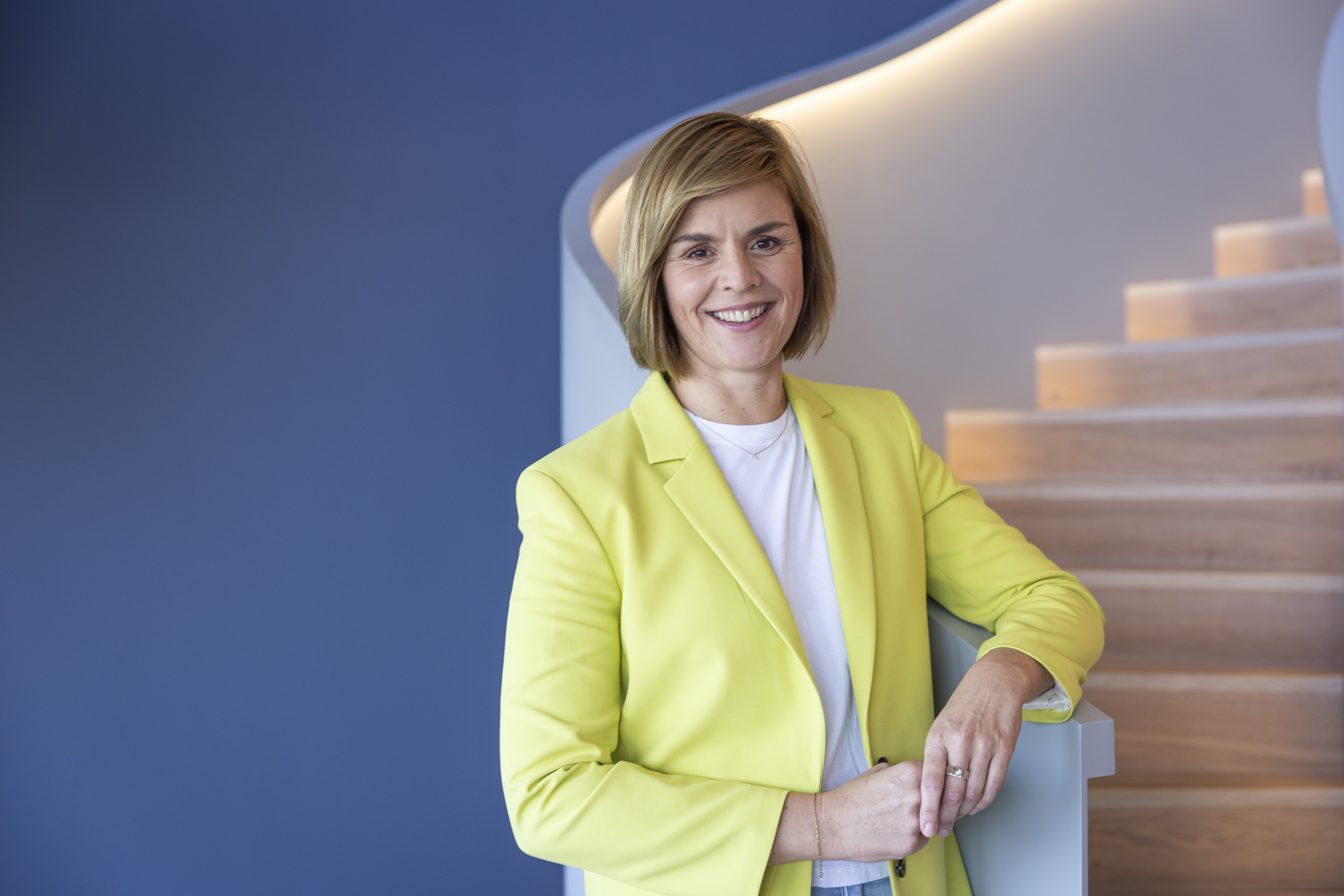 Portræt af Dr. Eva Griewel, CFO for EOS Group